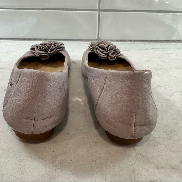 b.o.c. Leather Ballet Flats with rosette Size 7 - Picture 2 of 6